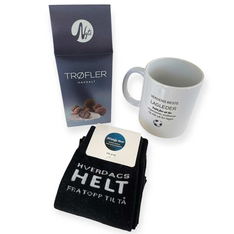 Gavepakke 'VB lagleder fotball' med strømper og sjokoladetrøfler