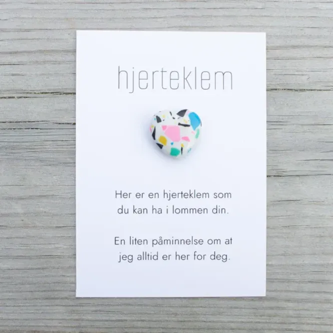 Hovedbilde En fargerik hjerteklem
