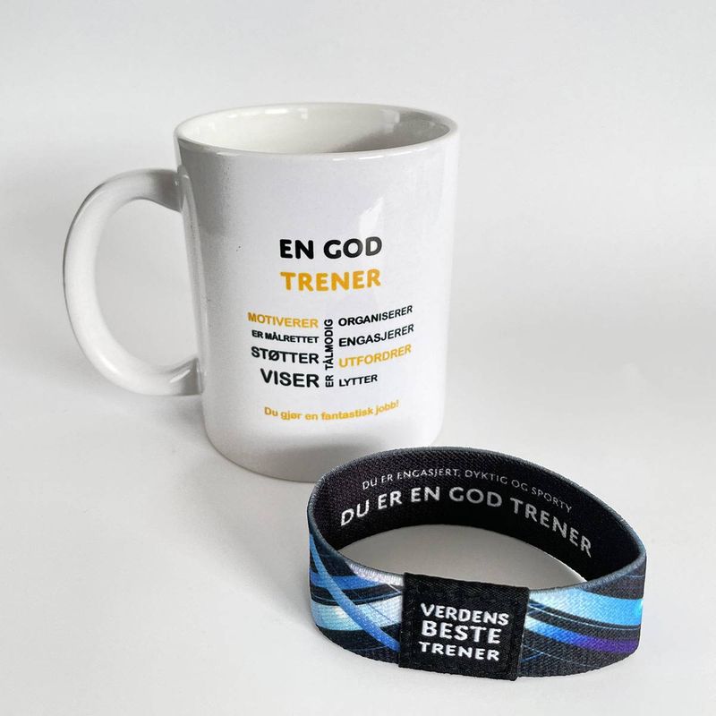 Kopp og armbånd til 'En god trener'